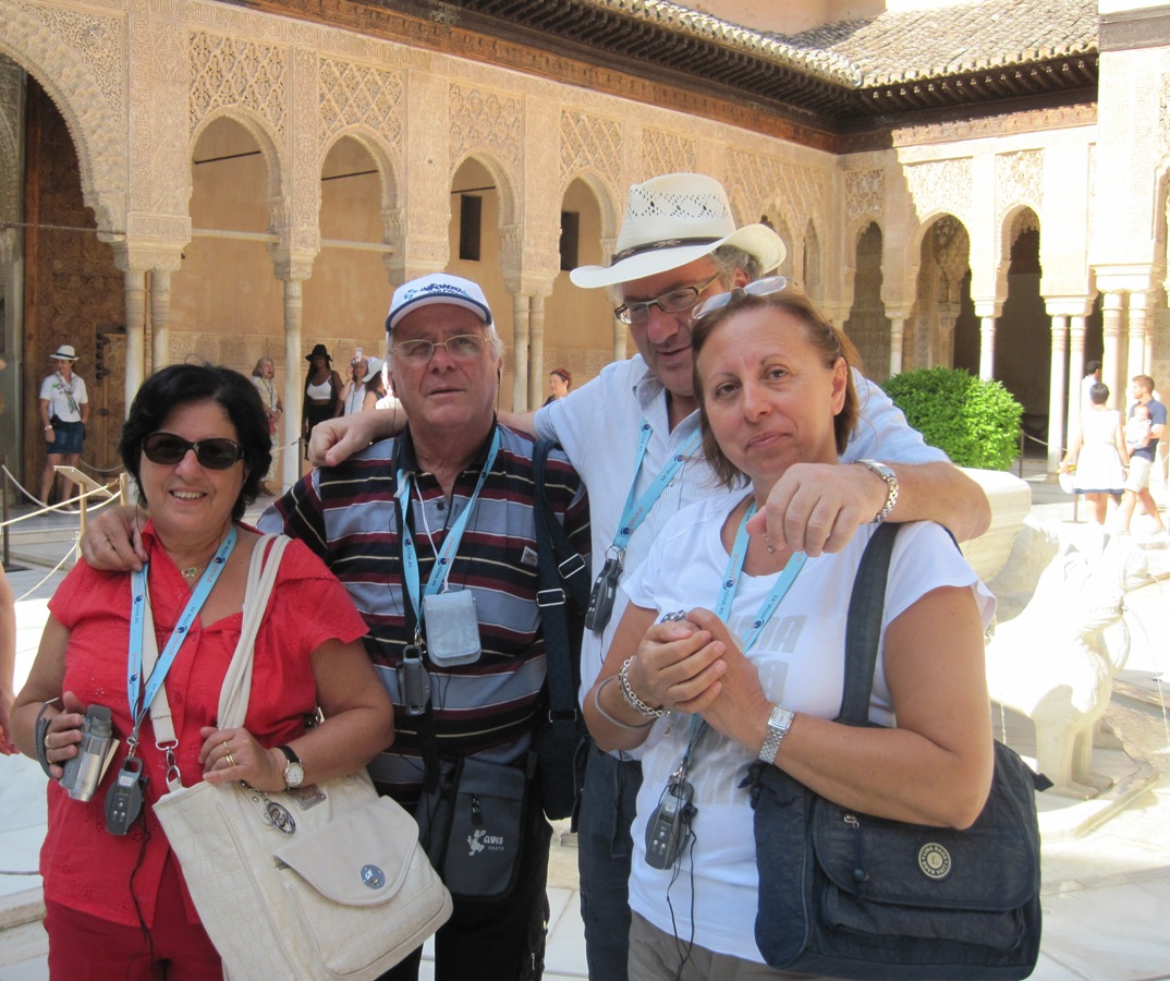 57- Alhambra- I nostri amici, mio marito ed io